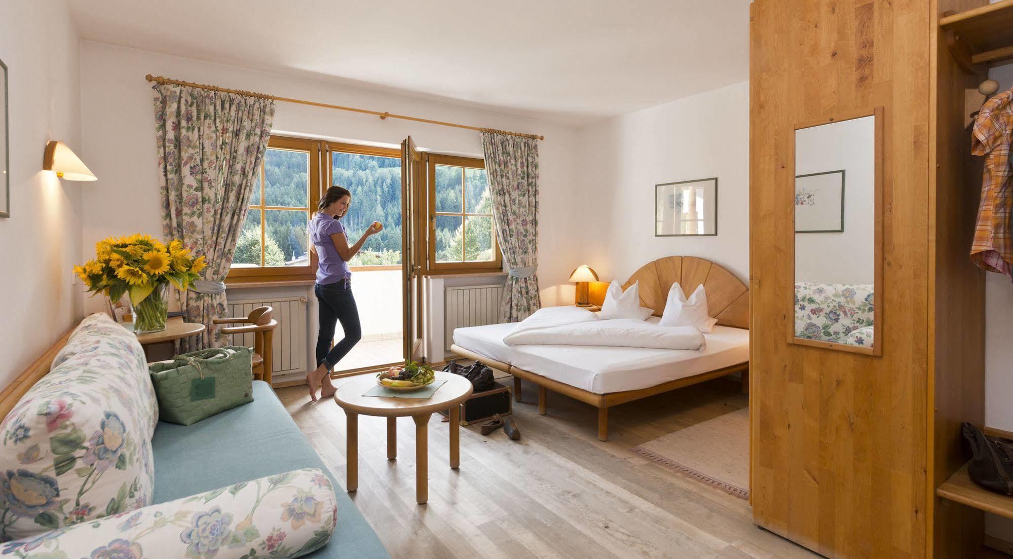 Taubers Bio Vitalhotel Киенес Екстериор снимка
